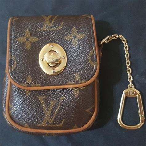 louis vuitton key pouch the real real